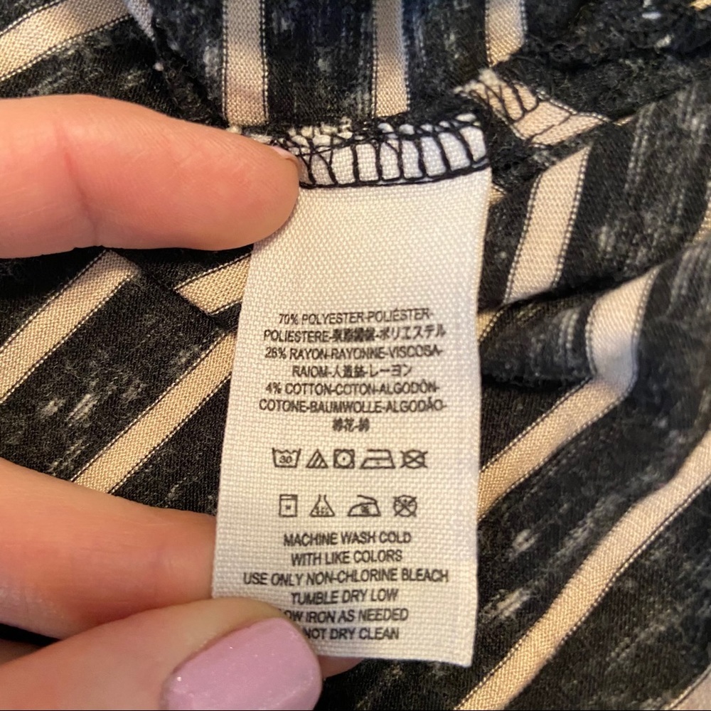 We The Free Oversized 3/4 Sleeve Split Bottom Top. Size Medium. EUC - Picture 5 of 10